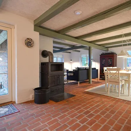 Tatil Evi Four-bedroom Holiday With A Fireplace In Romo